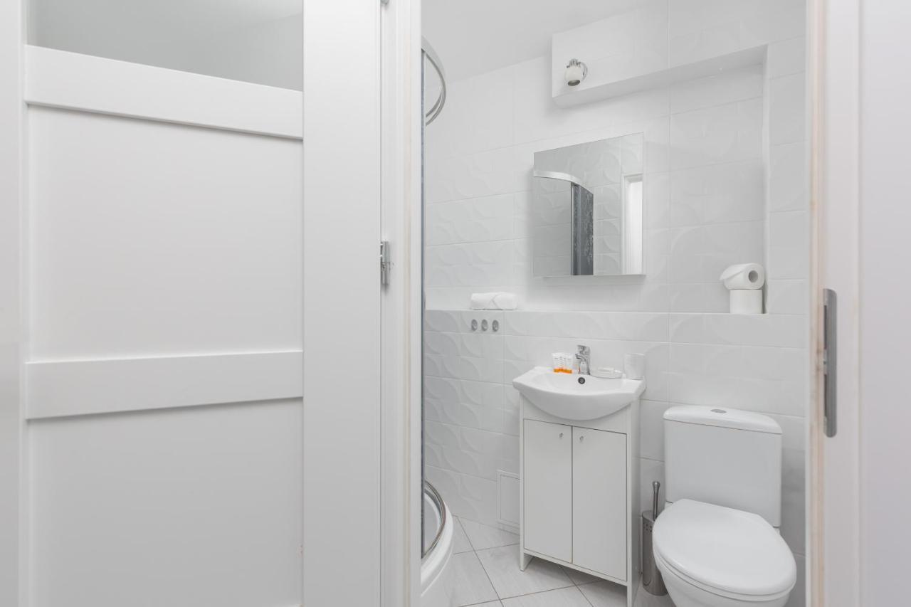 Apartaments Solec 79 By Noclegi Renters Варшава Екстериор снимка