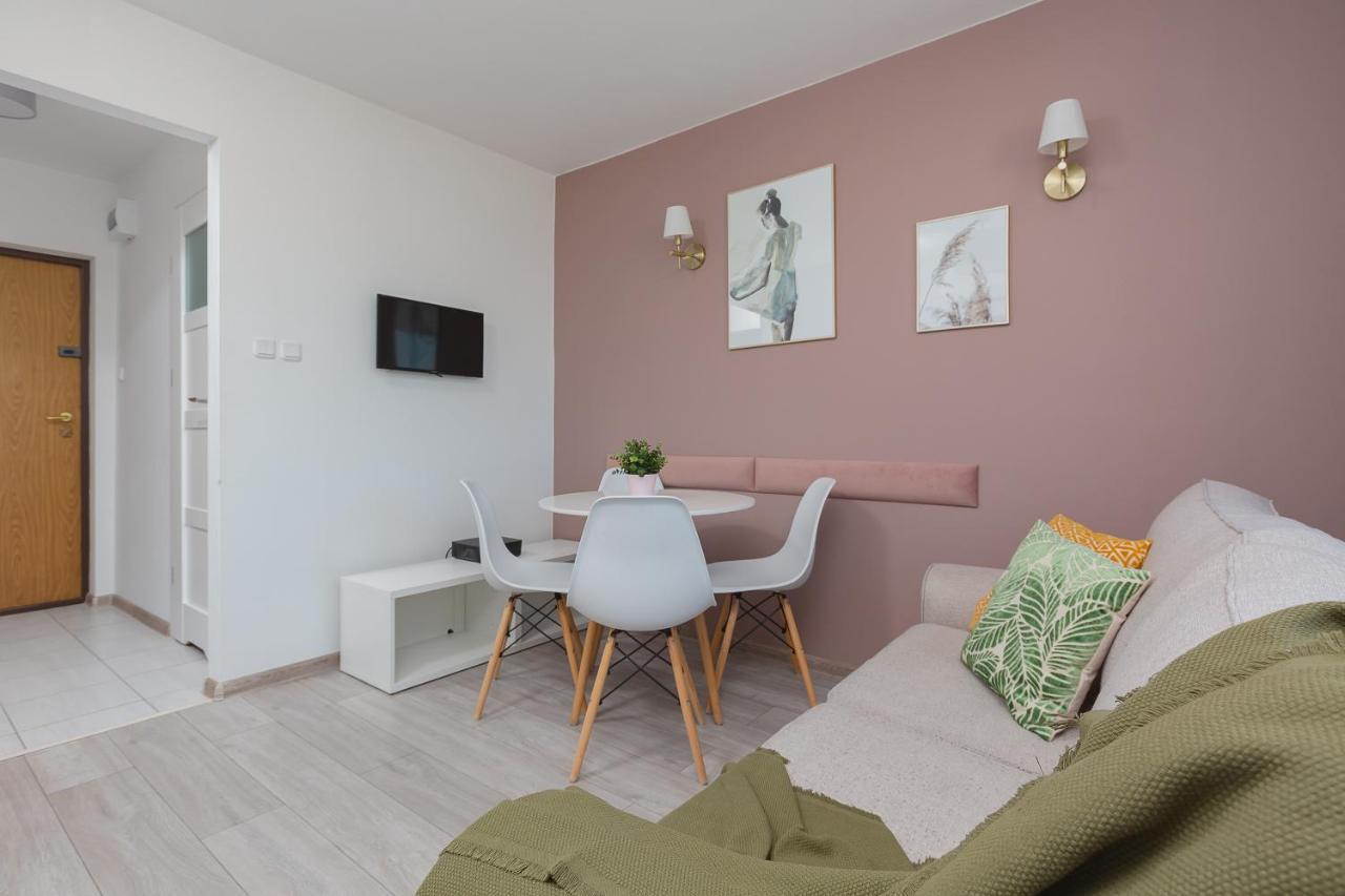 Apartaments Solec 79 By Noclegi Renters Варшава Екстериор снимка
