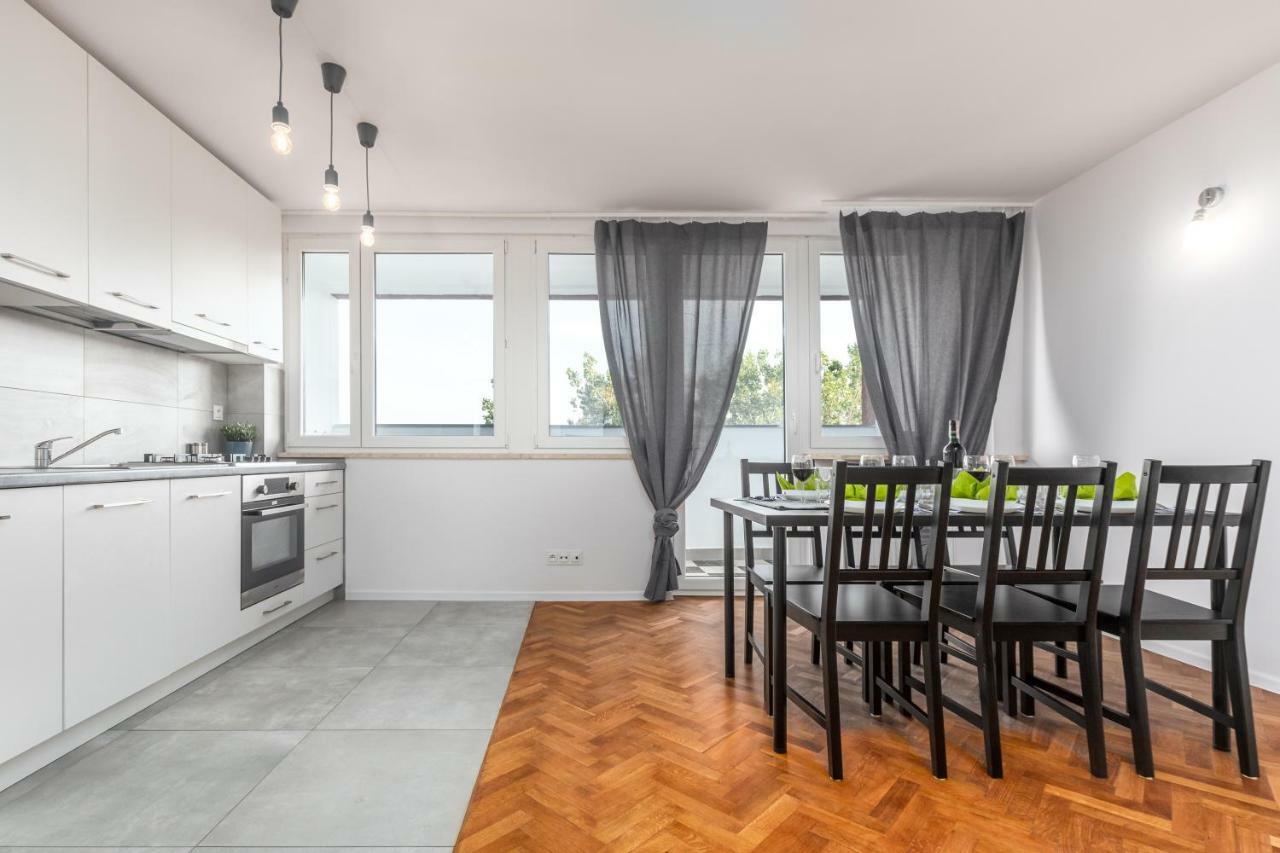 Apartaments Solec 79 By Noclegi Renters Варшава Екстериор снимка