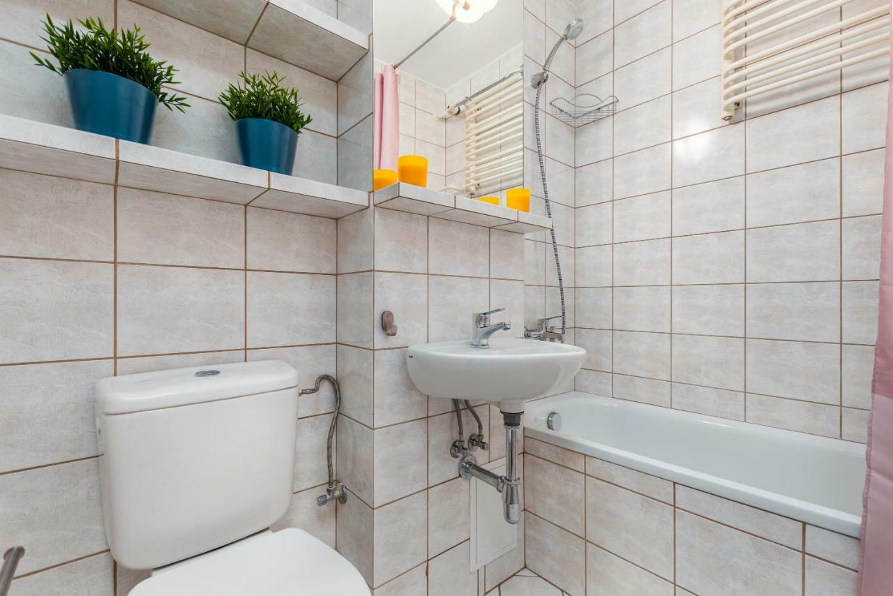 Apartaments Solec 79 By Noclegi Renters Варшава Екстериор снимка