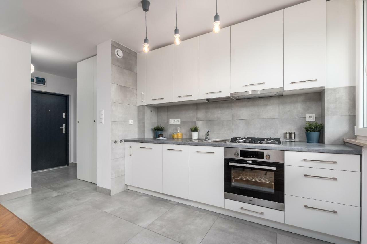 Apartaments Solec 79 By Noclegi Renters Варшава Екстериор снимка